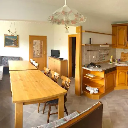 Spacious In With Garden *