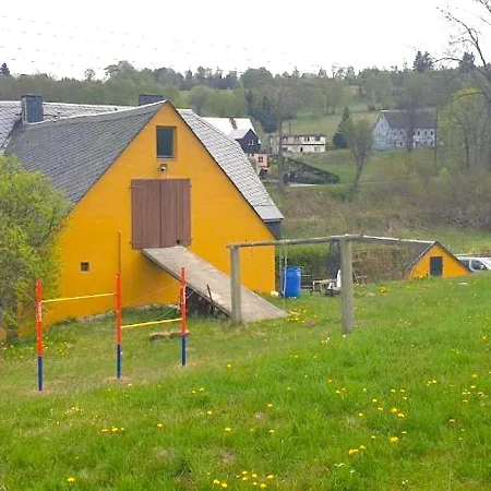 Ferienhaus Spacious In With Garden Bärenstein