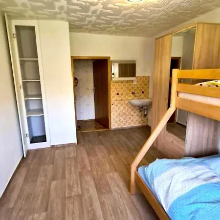 Spacious In With Garden *